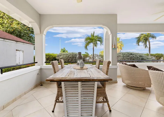 Luxury Seafront 4P Large Ground Floor Apartment